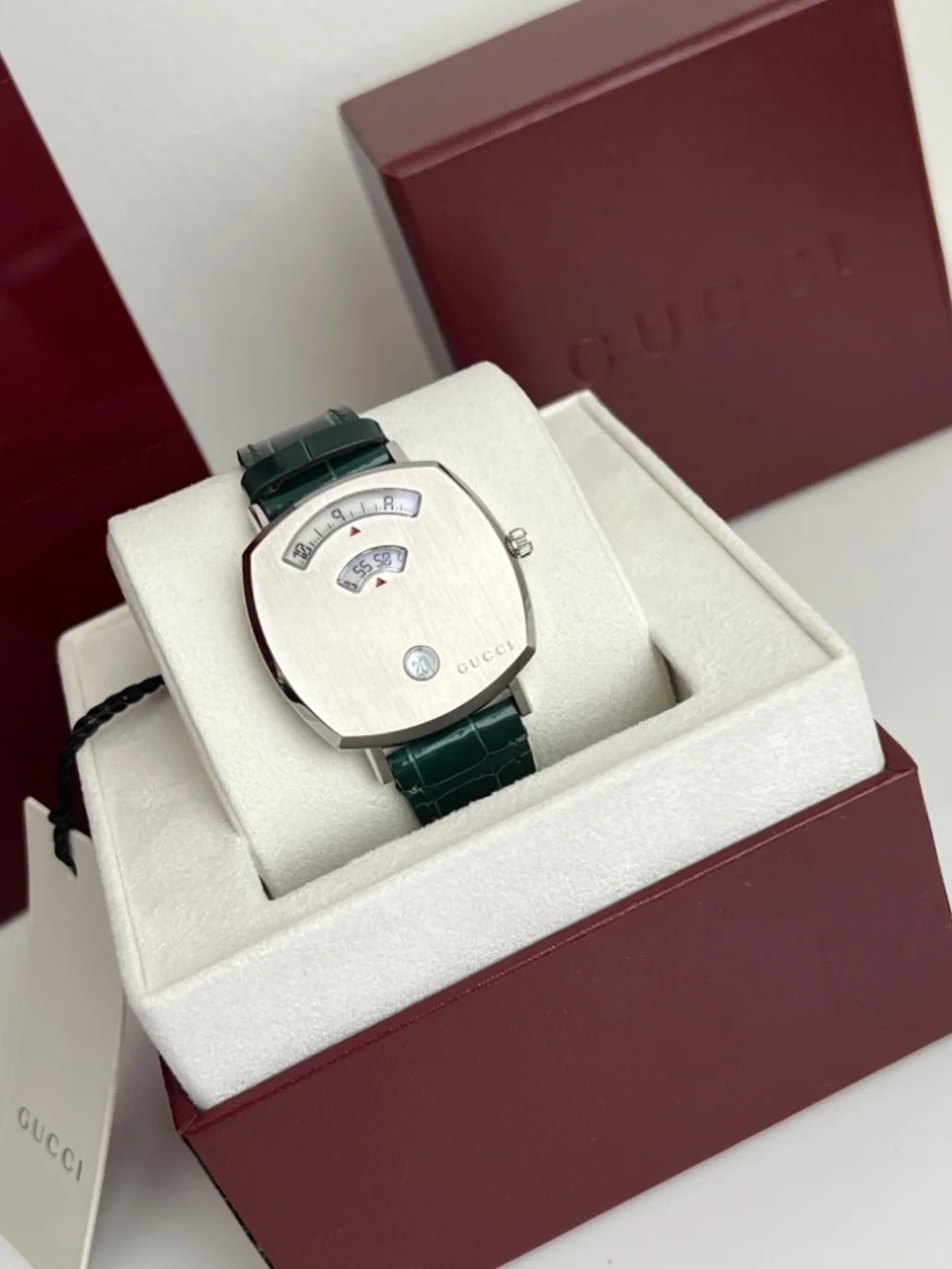 Gucci Grip Watch 35 mm Unisex Stainless Steel Silver 3 Windows Green Alligator